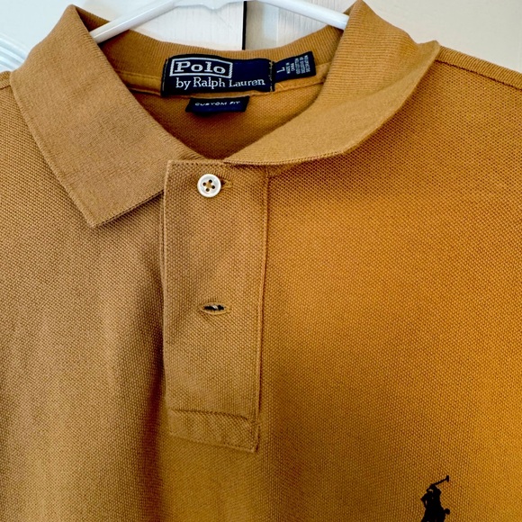 Ralph Lauren Polo shirt rarely worn. - Picture 2 of 4